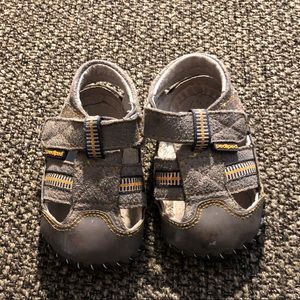 pediped Gustan gray sandals, 12-18 months